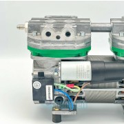 1-Thomas-pompa-prozniowa-autoklawu-with-capacitor-and-cable.jpg