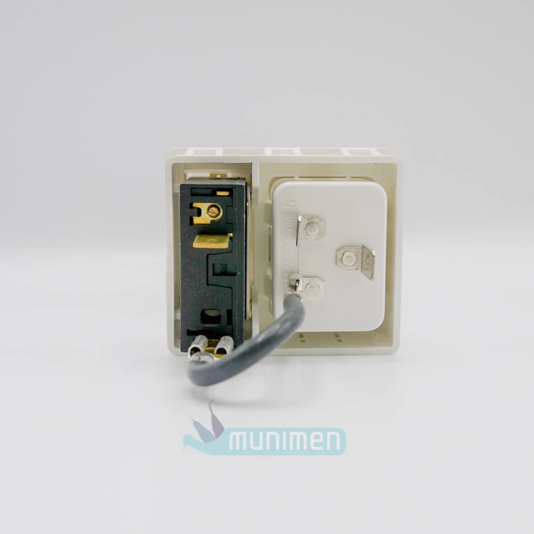 enbioWłącznik-autoklawu-z-gniazdem-C19 .jpg