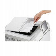 Otwarta klapka zbiornika na wodę w autoklawie Melag Vacuclav 41B+ Premium